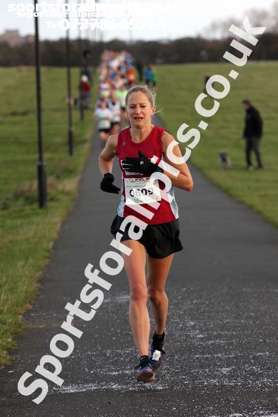 Senior mens and womens Heaton Harriers Memorial 10k Road Race, Newcastle. Photo:  David T. Hewitson/Sports for All Pics